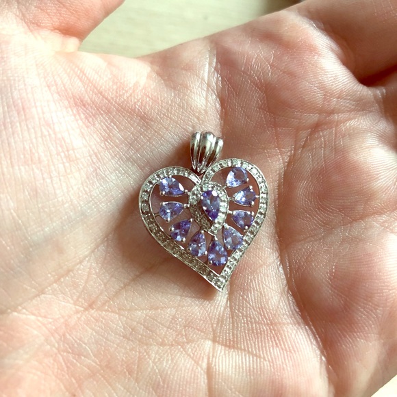 Jewelry - 10k white gold tanzanite diamond heart pendant